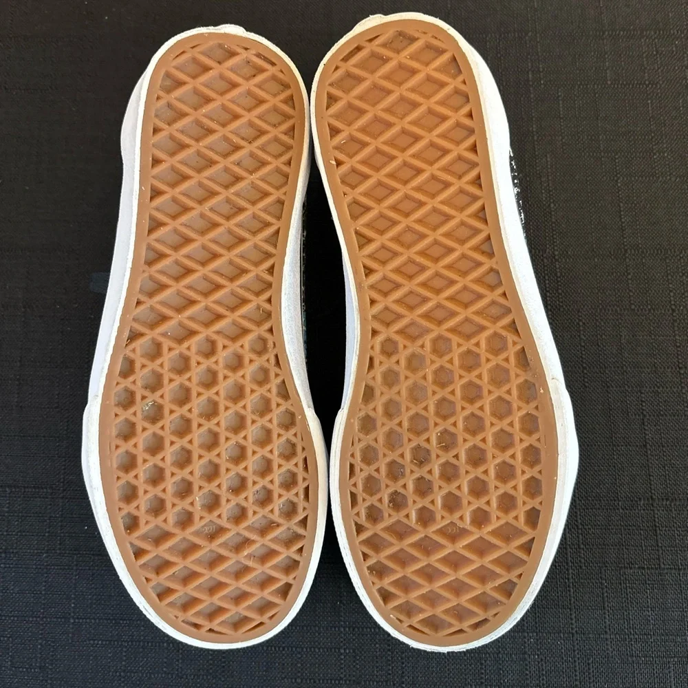 Vans Kids Old Skool Shoe, size 2.5